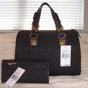 Micheal kors purse
